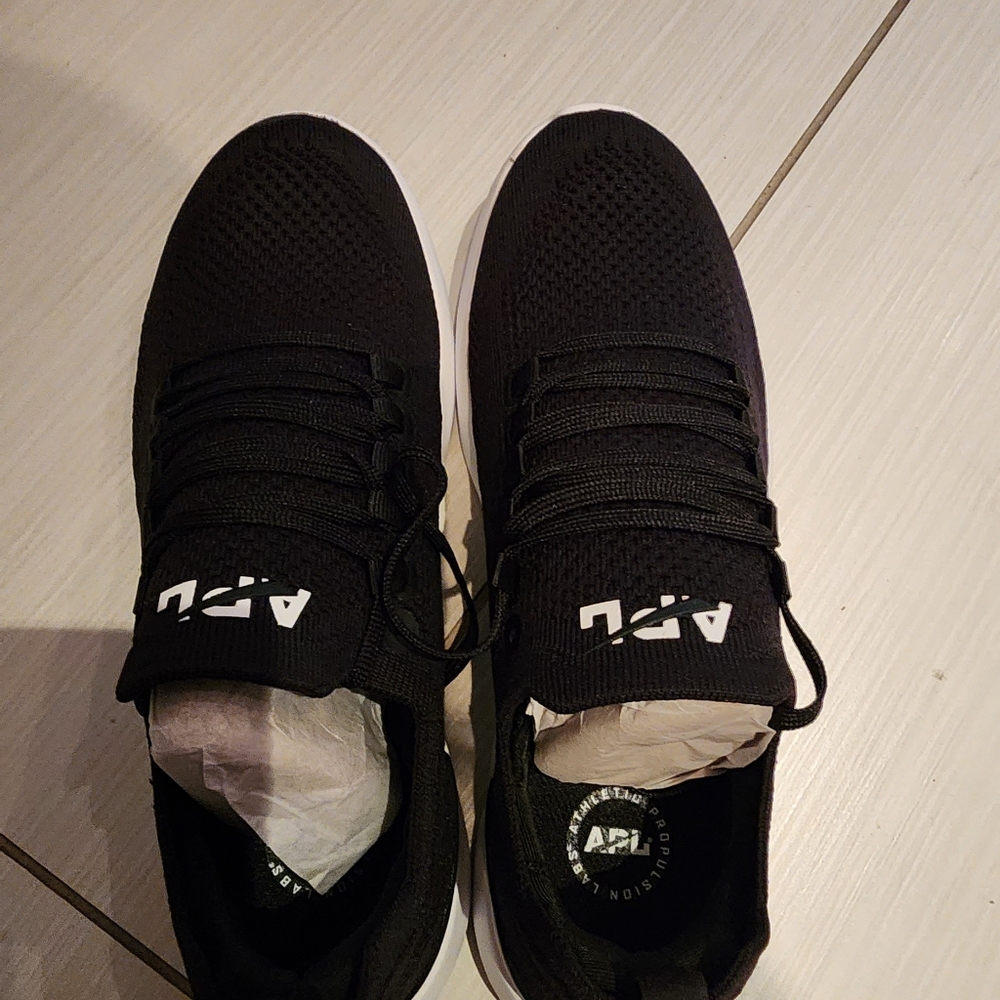 APL Sneakers